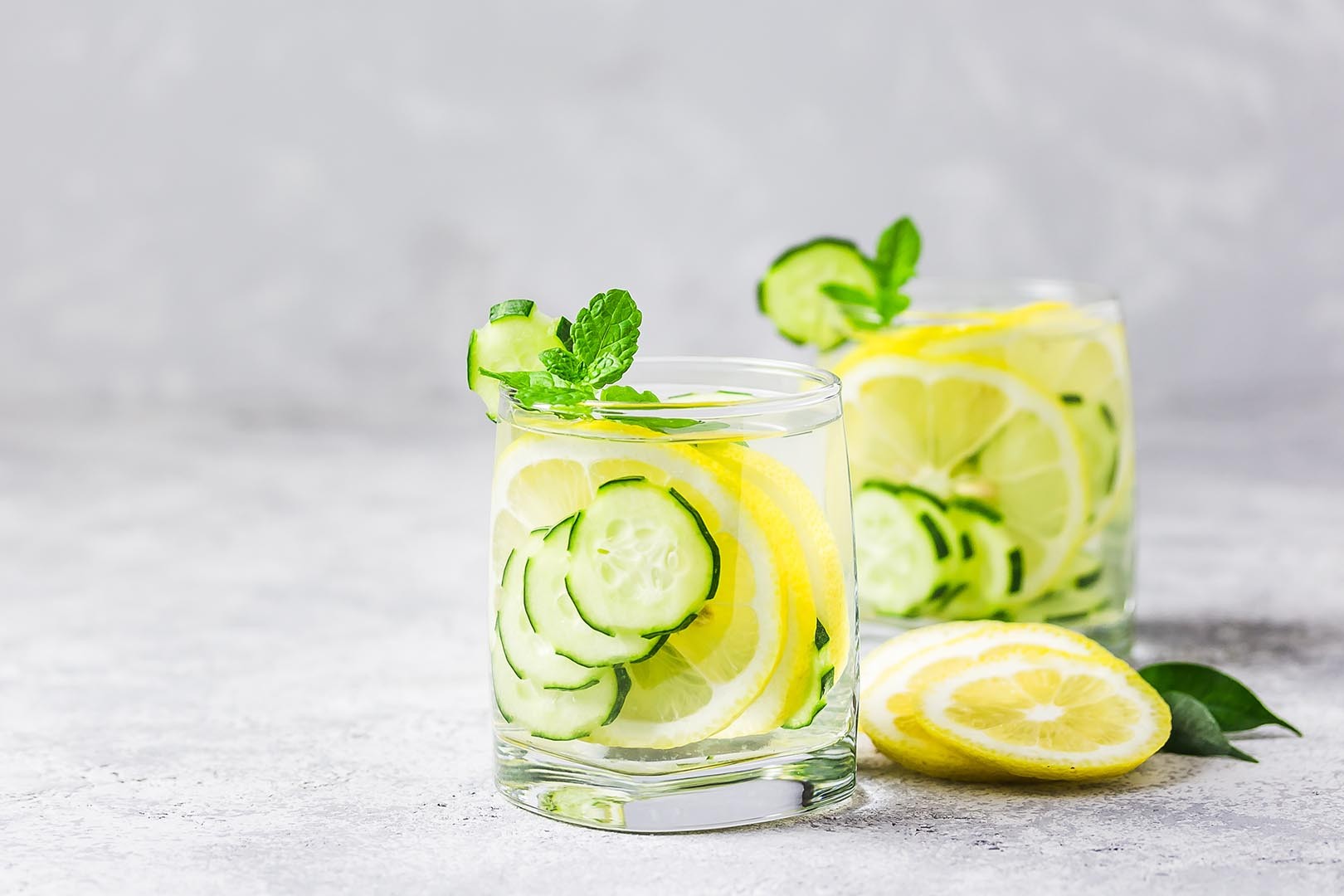 7 Alasan Minum Air Lemon yang Perlu Anda Ketahui