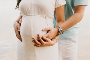 cara-berhubungan-intim-usia-kehamilan-9-bulan