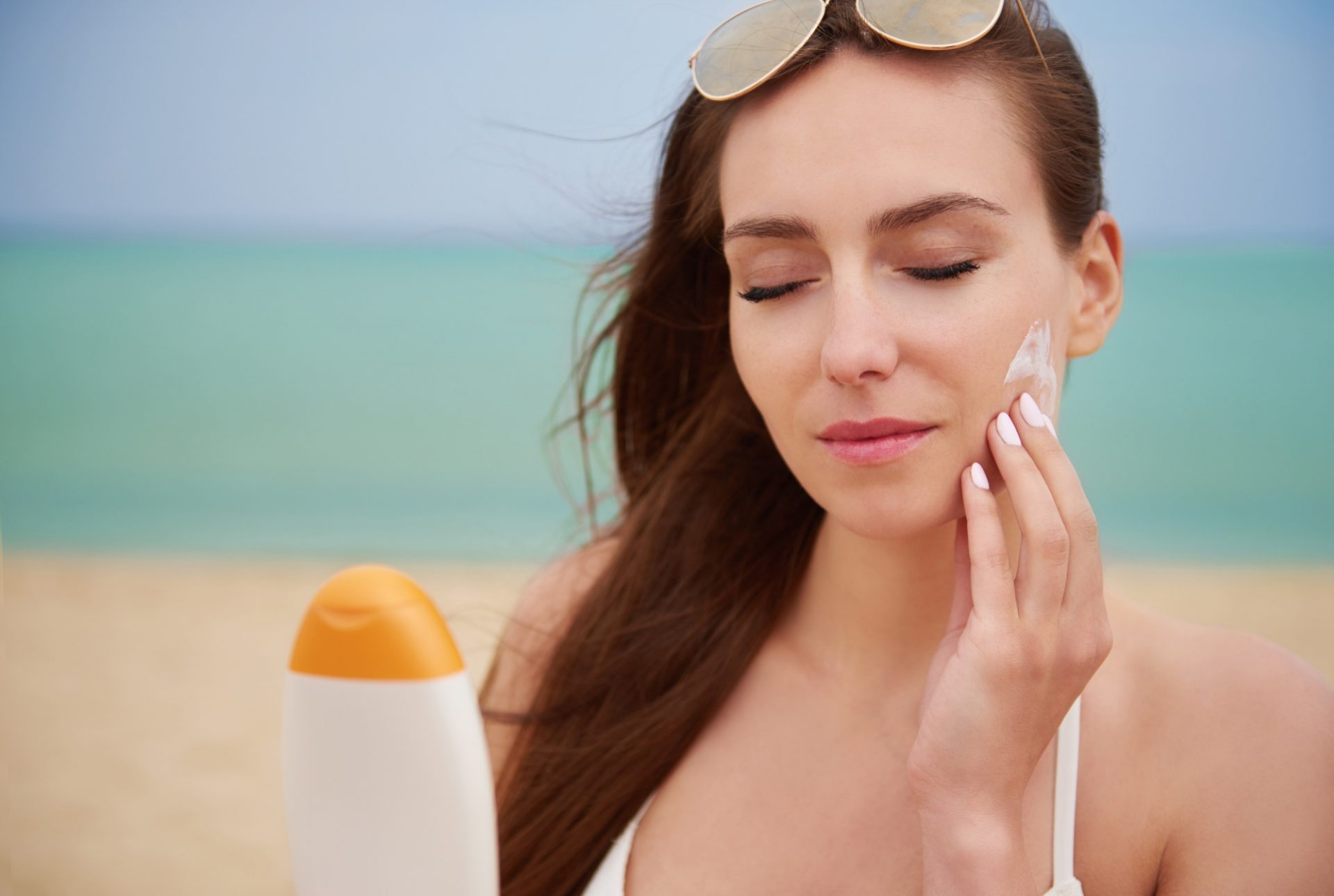 rekomendasi-sunscreen-untuk-kulit-berminyak