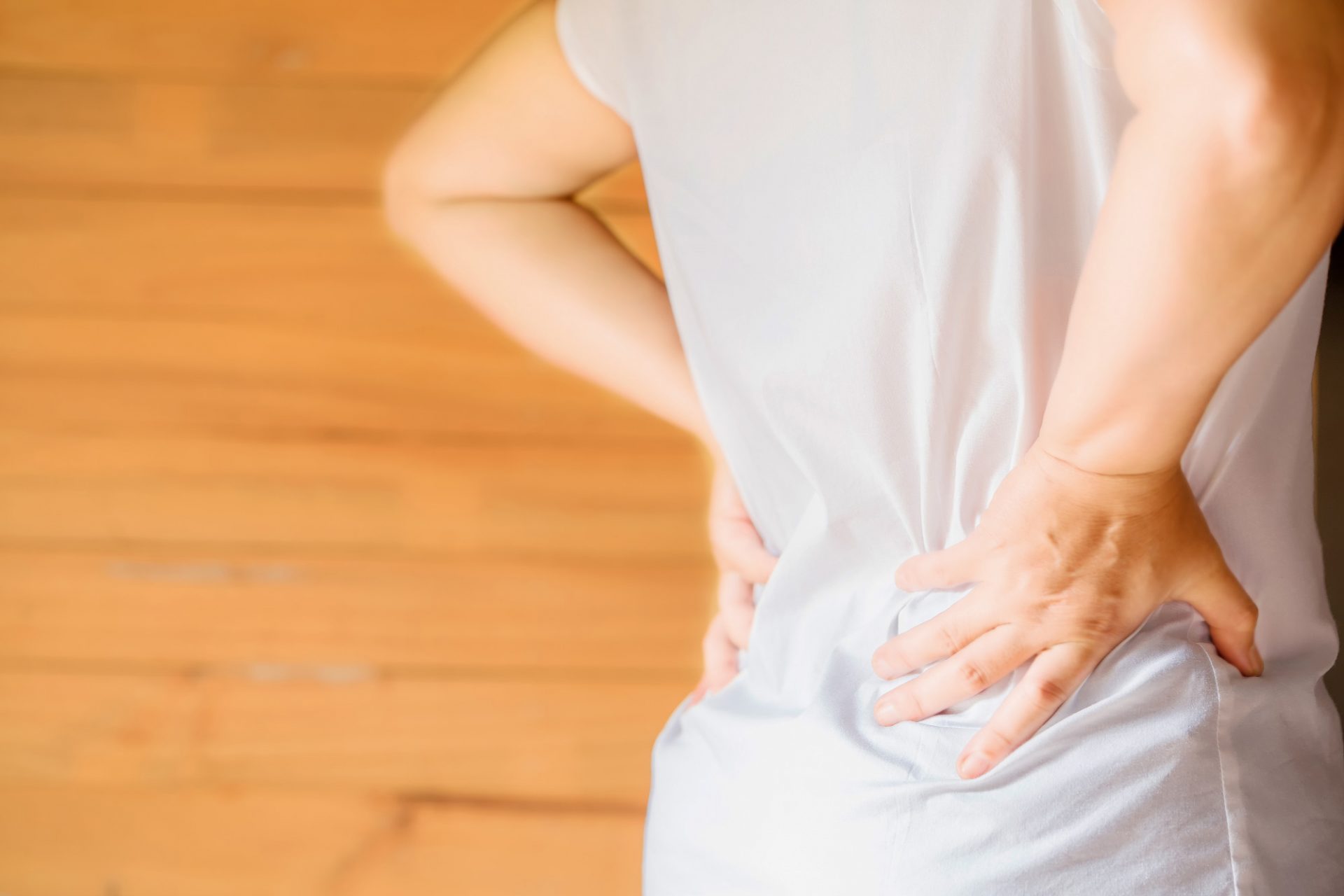 pinggang kanan belakang sakit gejala apa 6