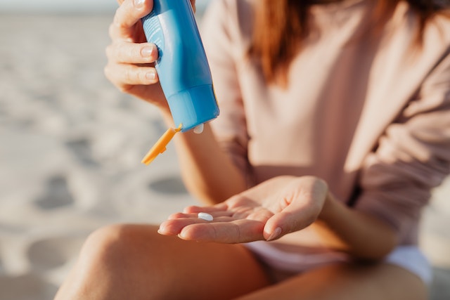 apakah sunscreen bisa menghilangkan bekas jerawat